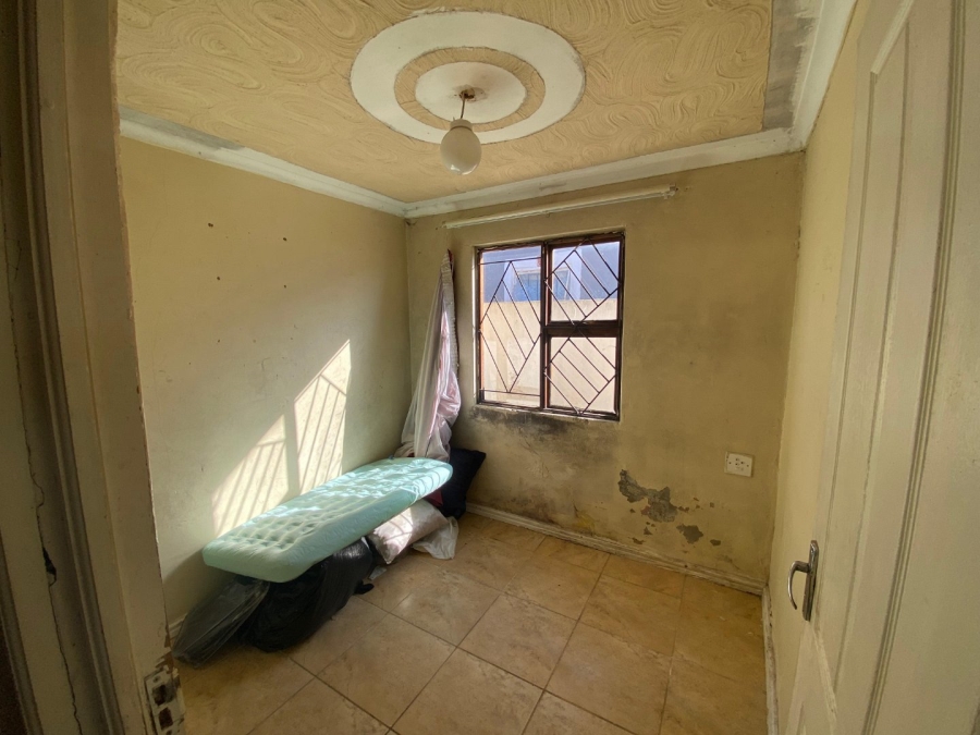 4 Bedroom Property for Sale in Umrhabulo Triangle Western Cape